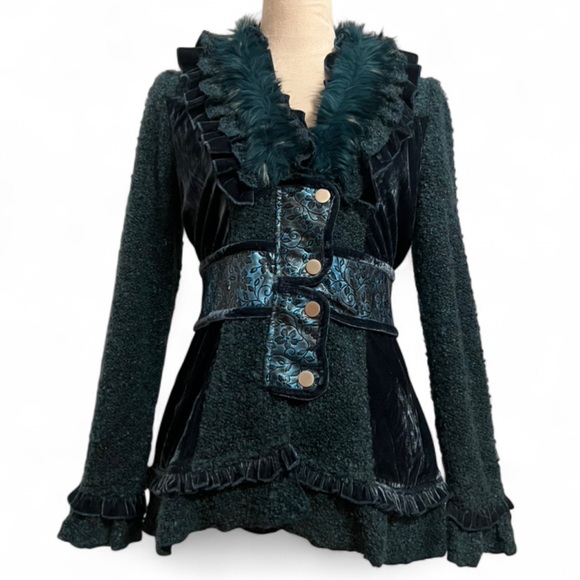 Jackets & Blazers - Elegant Women's Jacket with Faux Fur Trim